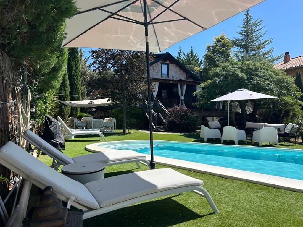 La Amapola Villa Valdemorillo Luaran gambar